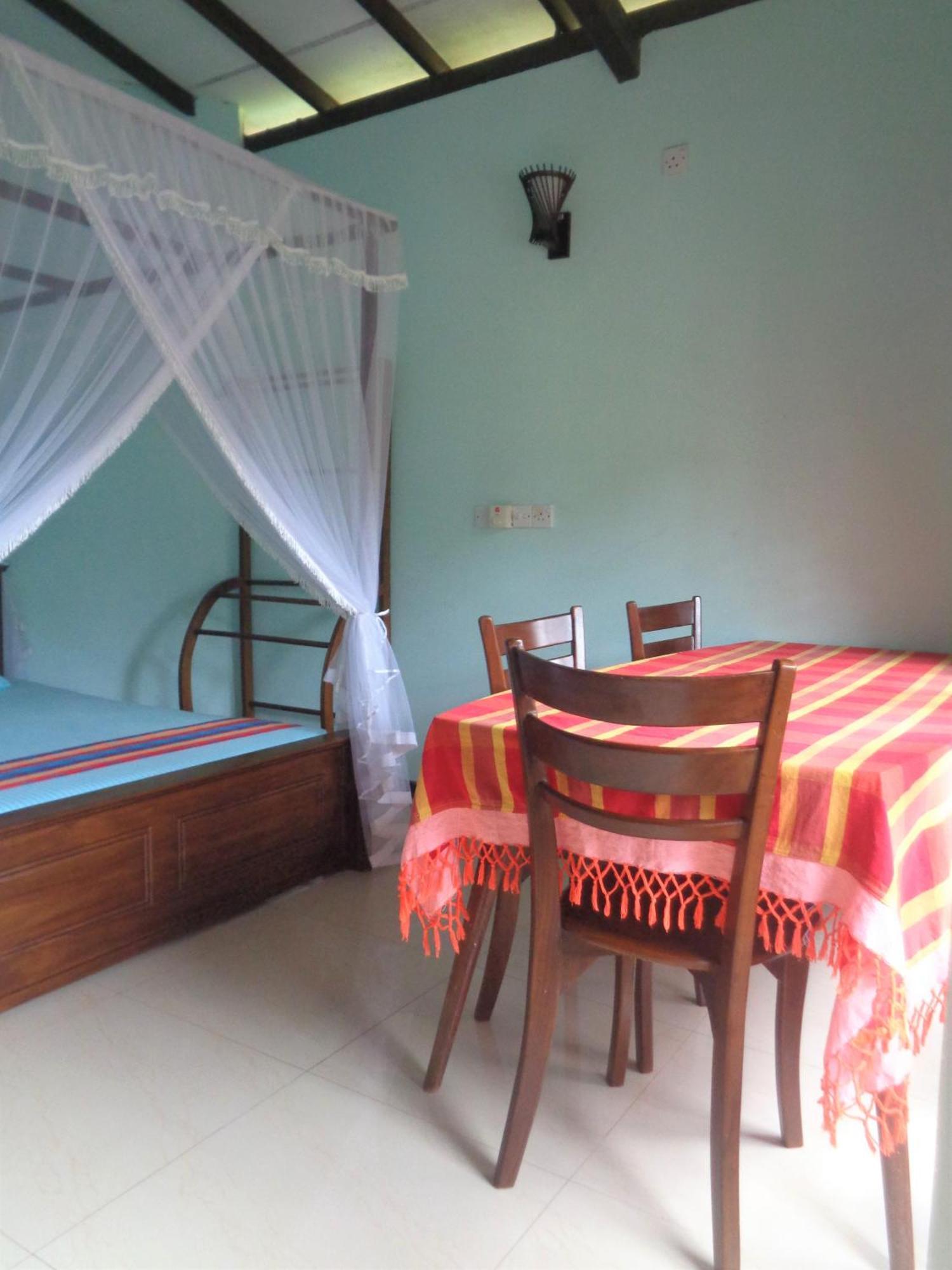 De Fancy House Hotel Unawatuna Bagian luar foto